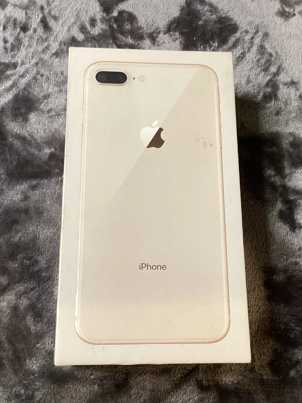 Apple iPhone 8 Plus Box